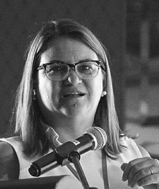 Dra. Andrea Schenone